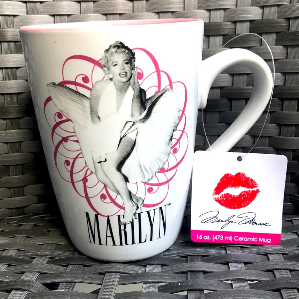 Marilyn Monroe pink 16oz ceramic mug